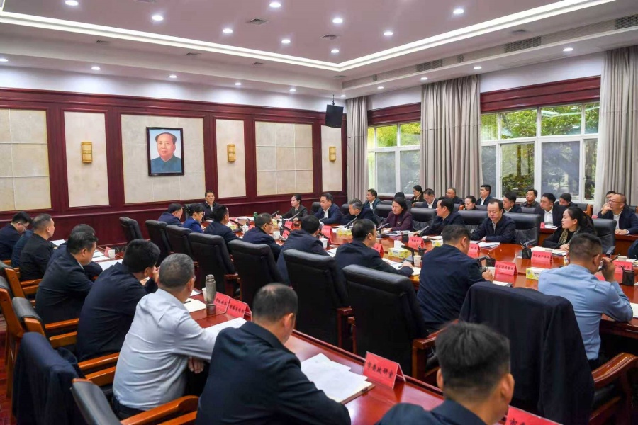 許忠建主持召開鶴中一體化三季度工作講評會